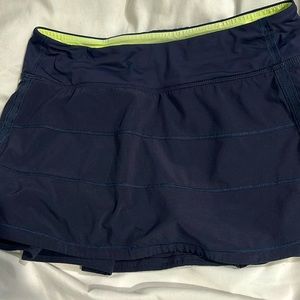 Lululemon navy/faded zap tennis skirt